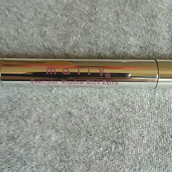 Makeup  bundle - Picture 5 of 8